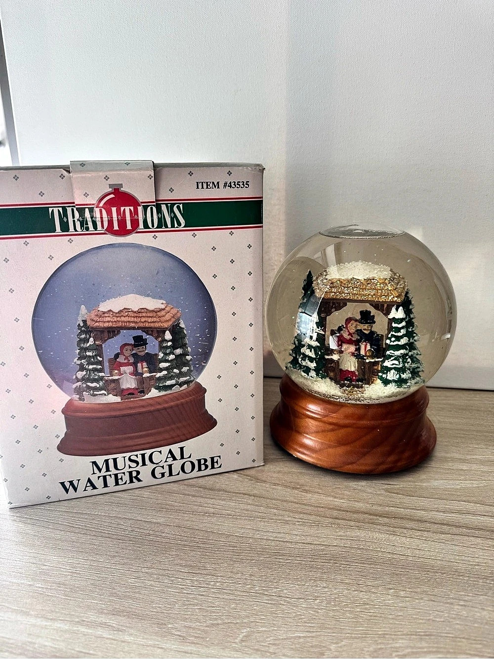 Vintage Traditions Musical Christmas Snow Globe Gazebo Wood Base 7.5”